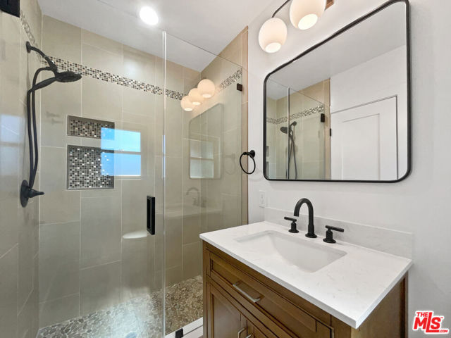5736 Vantage Avenue, Valley Village CA: https://media.crmls.org/mediaz/1978f75c-9c37-45cf-aab0-c45d8a000011.jpg