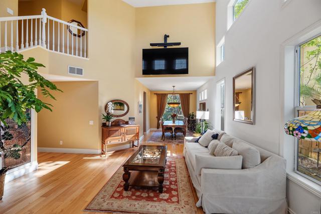 Detail Gallery Image 11 of 47 For 5073 Sea Mist Ct., San Diego,  CA 92121 - 5 Beds | 3 Baths