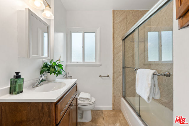7601 Dunfield Avenue, Los Angeles CA: https://media.crmls.org/mediaz/19799013-b24a-4998-ac14-cfefbb85c7b5.jpg
