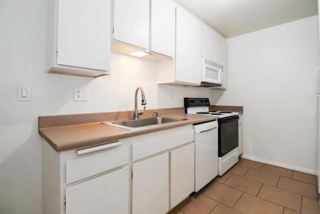 Image 13 of 30 For 5700 Baltimore Dr  187