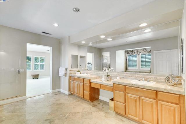 Image 32 of 58 For 2597 Ancona Cir