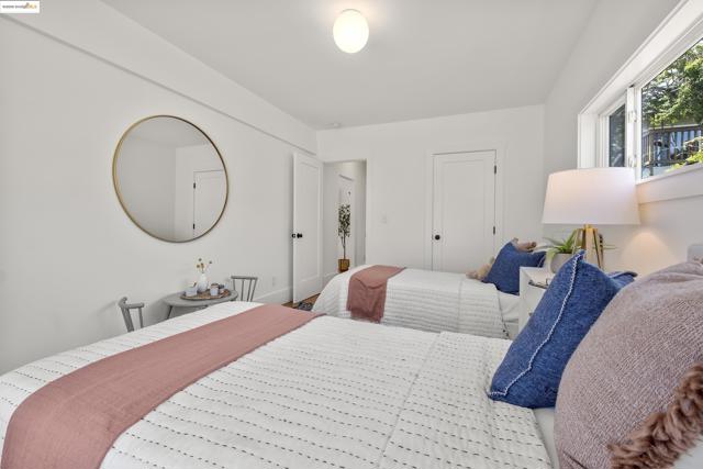 2516 Mathews St, Berkeley CA: https://media.crmls.org/mediaz/197b8f58-ca65-4184-97c2-0c4bae88f359.jpg
