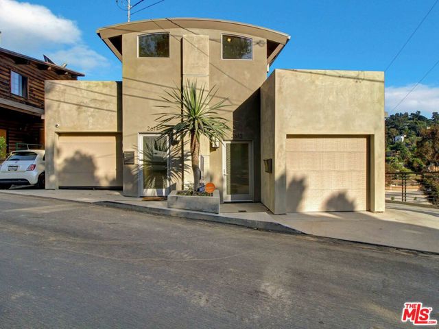 2612 Corralitas, Los Angeles CA: https://media.crmls.org/mediaz/197c17a2-eb2a-41a4-9e43-d57fa4afc8b1.jpg