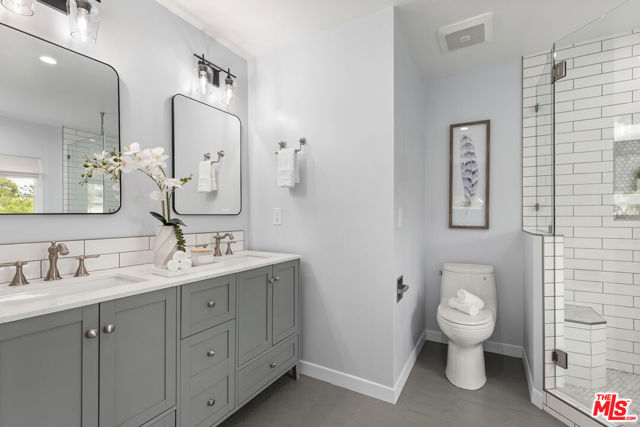 8005 Georgetown Avenue, Los Angeles CA: https://media.crmls.org/mediaz/197c5bfc-644a-4f87-8175-ed04f4e3a05a.jpg