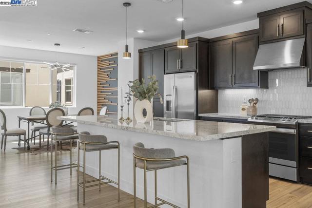 8918 Rudder Way, Newark CA: https://media.crmls.org/mediaz/197cbeb1-49a6-4bb7-8c7f-5d129b99e88a.jpg