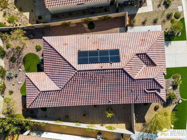24 Cabernet, Rancho Mirage CA: https://media.crmls.org/mediaz/197d2418-3a2e-4c02-9290-a7399dd1fc04.jpg