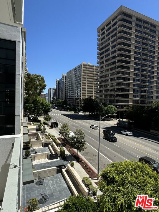 Image 3 for 10787 Wilshire Blvd #402, Los Angeles, CA 90024