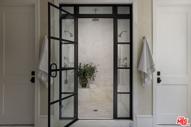 1628 Georgina Avenue, Santa Monica CA: https://media.crmls.org/mediaz/197dcc7d-306d-4e03-86b1-67e98e98e1e3.jpg