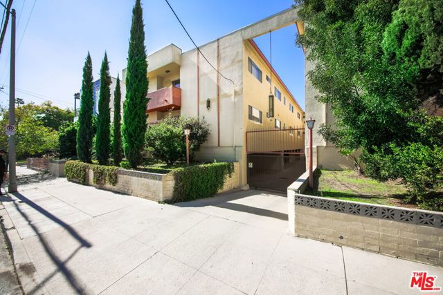 1827 Van Ness Avenue, Los Angeles, California 90028, ,Multi-Family,For Sale,Van Ness,25505787