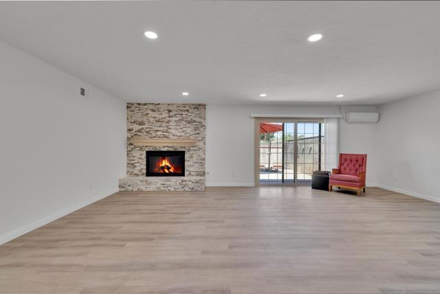 13918 Putney Rd, Poway CA: https://media.crmls.org/mediaz/197ff503-bc5f-448b-bf3e-5f8725226e9e.jpg