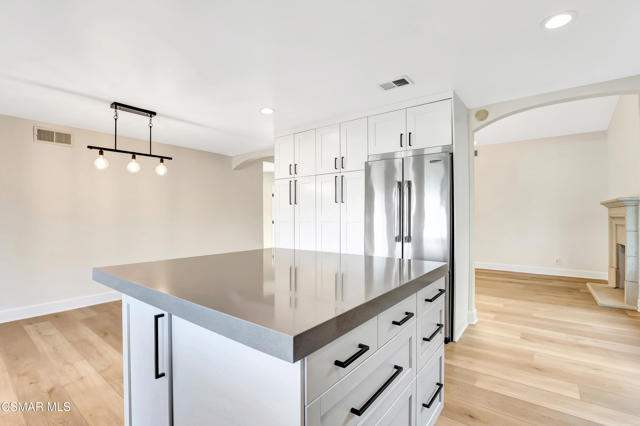 3118 Big Sky Drive, Thousand Oaks CA: https://media.crmls.org/mediaz/1981250f-e94b-4d2b-8703-7a7cb9d761d5.jpg