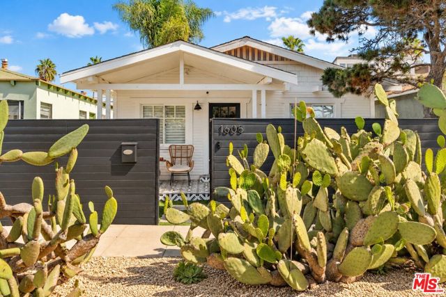 1605 Cabrillo Avenue photo 23