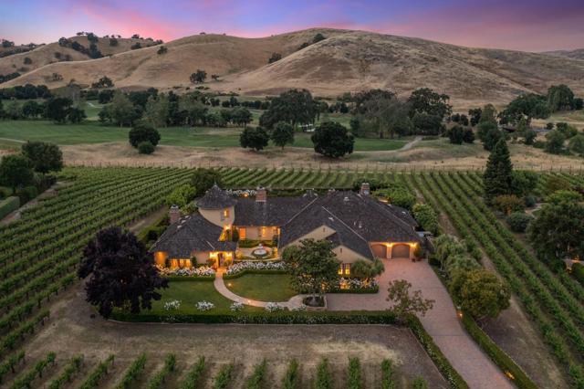 1305 Lions Peak Lane, San Martin CA: https://media.crmls.org/mediaz/1981cac2-99b7-428e-9bb6-9dd77e5d7e9e.jpg