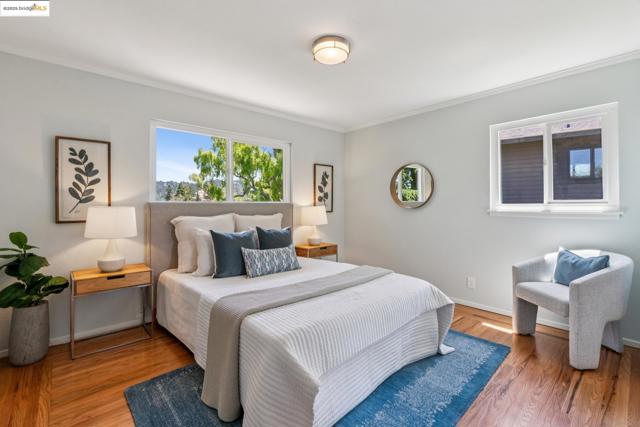 1023 Overlook Rd, Berkeley CA: https://media.crmls.org/mediaz/1981d708-d14f-4976-ad45-6817eabd2020.jpg