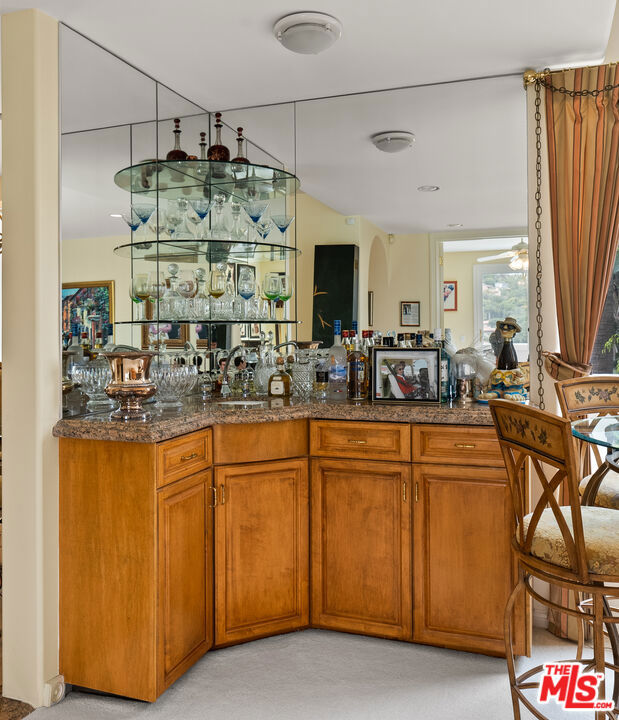 6400 Kanan Dume Road, Malibu CA: https://media.crmls.org/mediaz/1981de10-736d-4db3-b2d5-dfabc8f3a97f.jpg