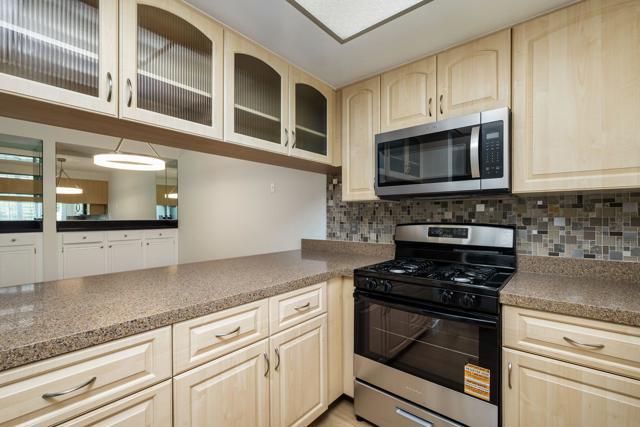 47 Portola Drive, Palm Springs CA: https://media.crmls.org/mediaz/198311fb-d4c4-4faf-a596-0f491614fd1e.jpg