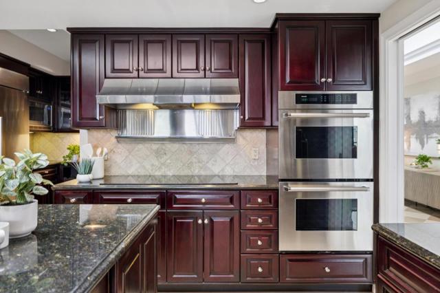 555 Laurel Avenue, San Mateo CA: https://media.crmls.org/mediaz/198356bd-0c6a-4830-864f-3b85667f2333.jpg