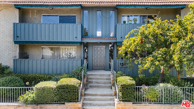 1342 HARVARD Street, Santa Monica CA: https://media.crmls.org/mediaz/19835e7d-0f72-4f71-a068-732f921dc9fa.jpg