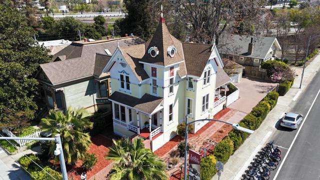 398 W San Fernando, San Jose CA: https://media.crmls.org/mediaz/198370ea-1809-4fb6-8bf8-3f9d2ff9447a.jpg