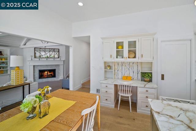 33 Los Arabis Circle, Lafayette CA: https://media.crmls.org/mediaz/1984d7de-9bff-4c9c-8202-343750ea226f.jpg