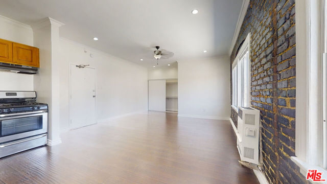 738 New Hampshire Avenue, Los Angeles CA: https://media.crmls.org/mediaz/19852bd2-6ff5-4862-8233-41d96e5b9a11.jpg