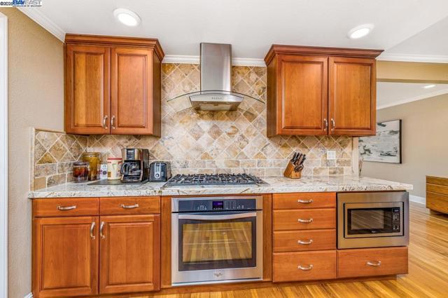 1429 Columbus Ave, Livermore CA: https://media.crmls.org/mediaz/198604e2-80c8-41da-84ba-ebc2dc121ae8.jpg