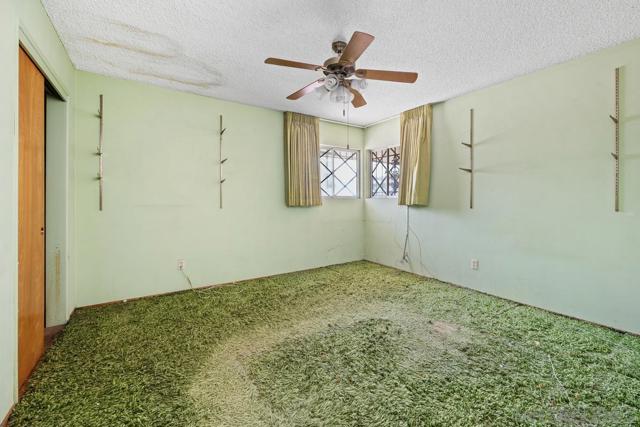 5824 Kent Pl, San Diego CA: https://media.crmls.org/mediaz/198661ca-5e6e-449c-afb6-92d5883c0e73.jpg