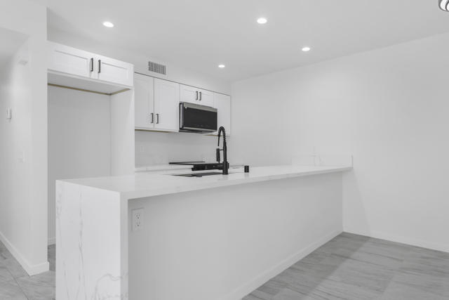 1351 Sunflower S S Circle, Palm Springs CA: https://media.crmls.org/mediaz/19867f5c-9761-41bf-8c08-885e1d52d65d.jpg