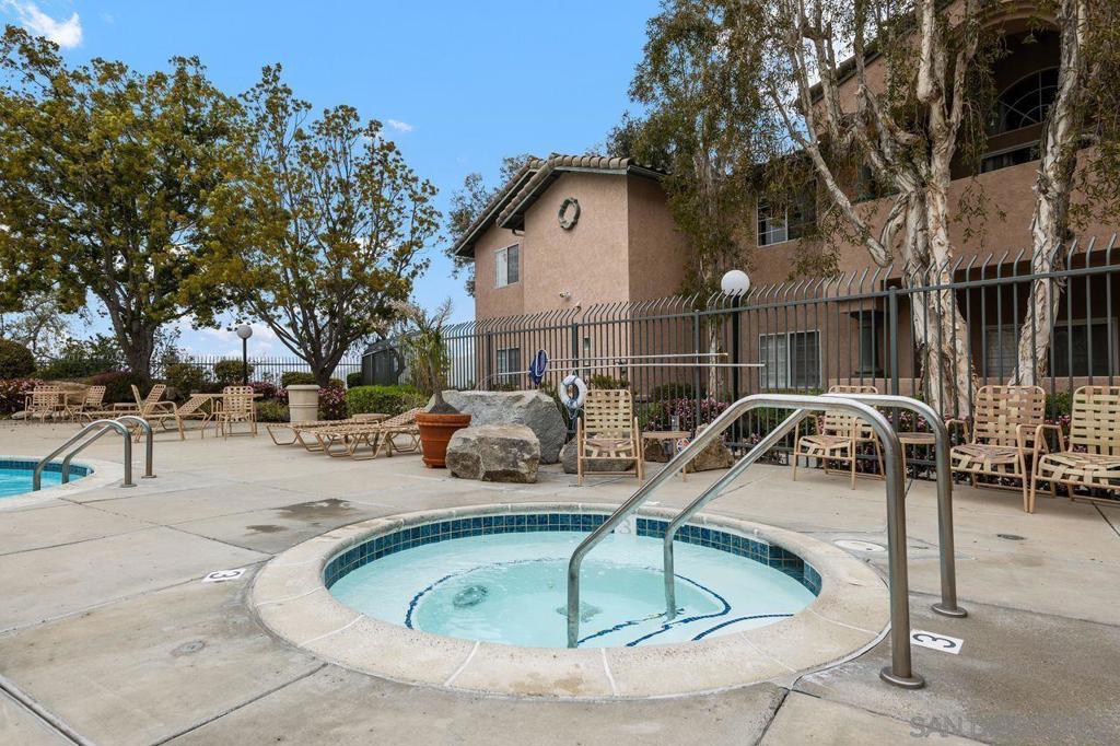 MLS #250034702SD img 45