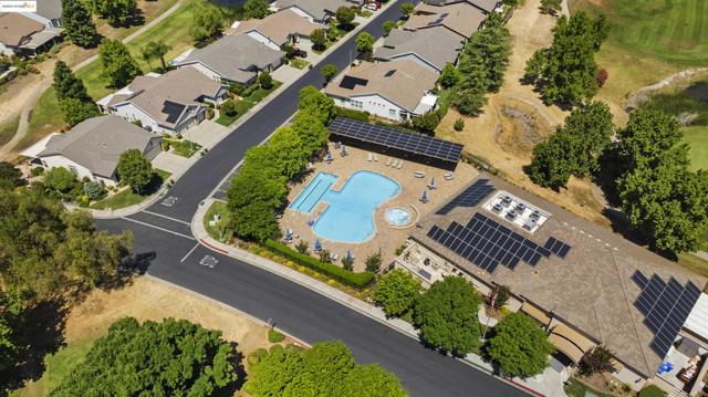 1040 Bismarck Terr, Brentwood CA: https://media.crmls.org/mediaz/1987d02b-629d-4f7b-90ea-eb66d634c7c2.jpg