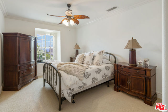 26841 Greenleaf Court, Valencia CA: https://media.crmls.org/mediaz/19885baa-eaff-4cb2-9abd-86d660c9b127.jpg