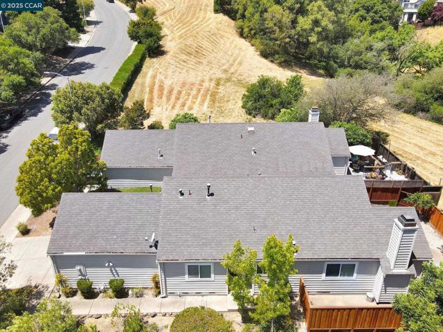 1806 Ridgeland Circle, Danville CA: https://media.crmls.org/mediaz/19886fa1-f39a-4b69-9873-97c8bb79b9e0.jpg