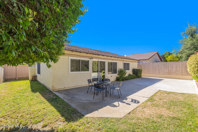 1569 Burning Tree Drive, Thousand Oaks CA: https://media.crmls.org/mediaz/198aa9ae-9e0b-4435-81f0-31b7b29f8f59.jpg