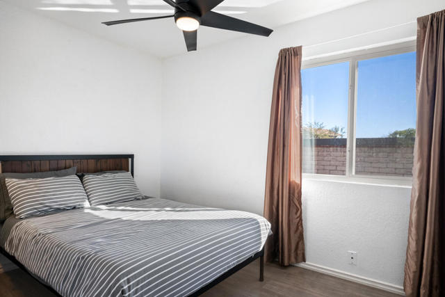 3272 N Mica Drive, Palm Springs CA: https://media.crmls.org/mediaz/198b8b8e-24c6-4837-a001-e91085d3c9a6.jpg