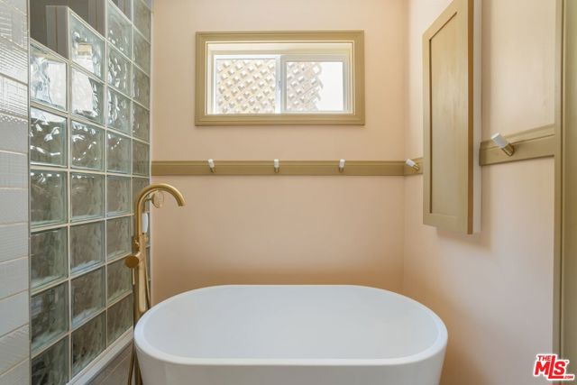 2249 Linnington Avenue, Los Angeles CA: https://media.crmls.org/mediaz/198bd4aa-18b7-4ea7-8eea-06e9d359717f.jpg