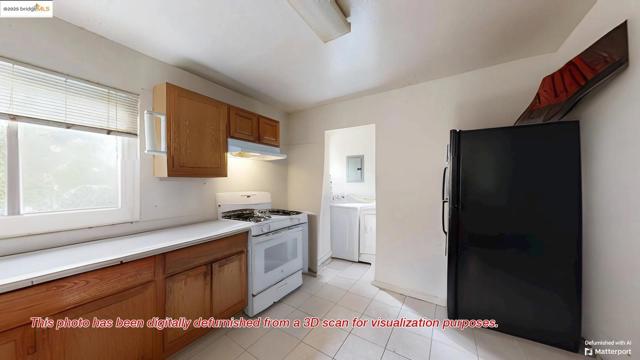 1259 Carrison St, Berkeley CA: https://media.crmls.org/mediaz/198c48c3-27e9-4228-91b6-113ce68100d1.jpg