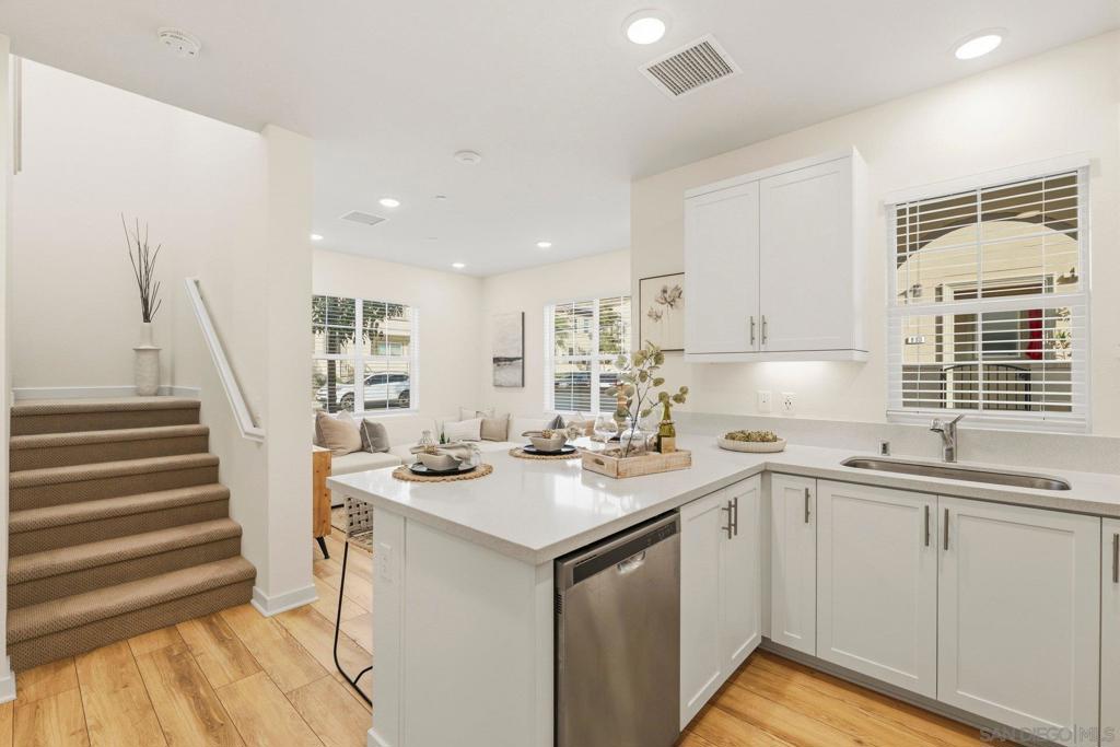 827 Blackstone - photo 14