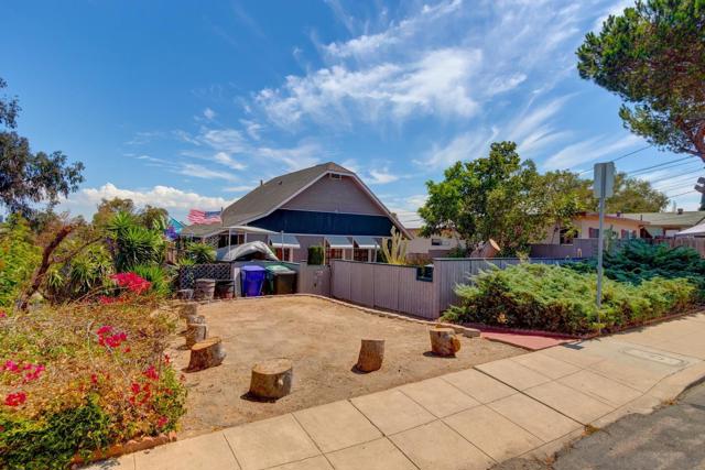 2661 Montclair St, San Diego CA: https://media.crmls.org/mediaz/198d0d2b-96be-489c-a906-571f8242606a.jpg