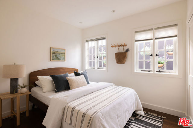 4046 Wasatch Avenue, Los Angeles CA: https://media.crmls.org/mediaz/198d7a3f-080e-4a2d-b872-5d74ff1af010.jpg