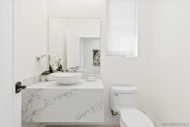 12410 Aria Ct, Poway CA: https://media.crmls.org/mediaz/198dc8aa-f264-4aac-9387-f2259b87cfea.jpg