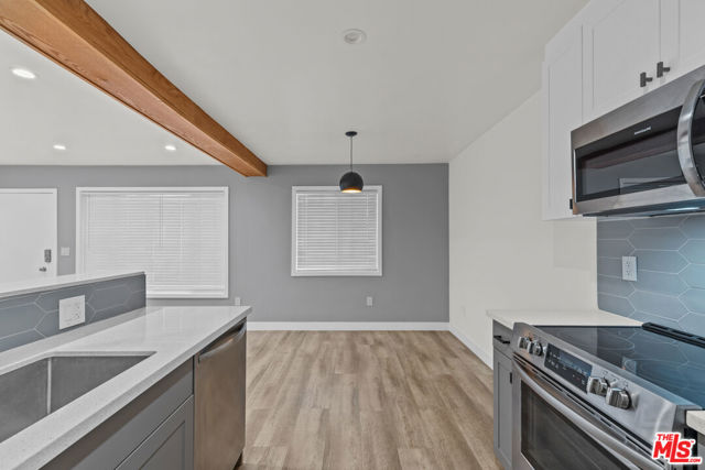6350 Willoughby Avenue, Los Angeles CA: https://media.crmls.org/mediaz/198e099f-62a5-4d57-8735-cf5c353b1a54.jpg