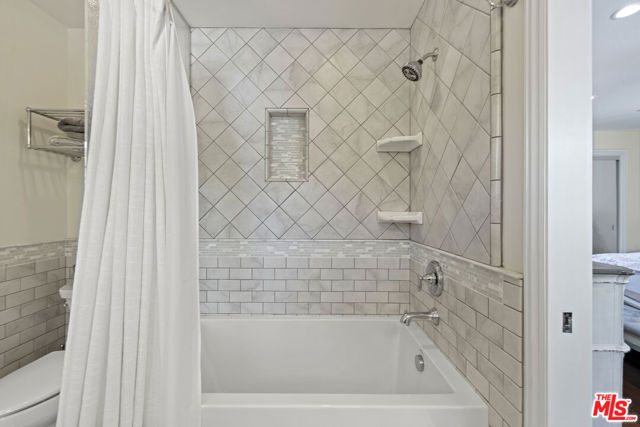 25730 Sand Canyon Road, Santa Clarita CA: https://media.crmls.org/mediaz/198e195f-9c1d-4299-a67a-9e6b68732d12.jpg