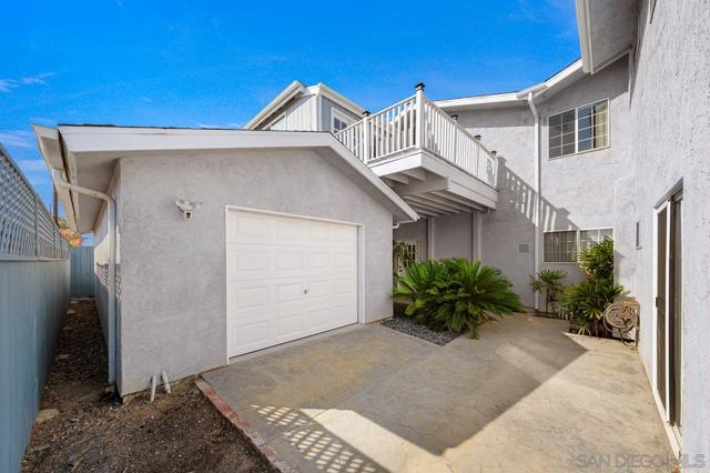 4554 Limerick Way, San Diego CA: https://media.crmls.org/mediaz/198e99e2-a1aa-43ca-b706-ad439b3cdfa8.jpg