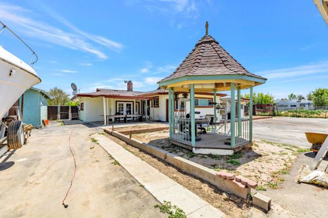 7750 Lovers Lane, Hollister CA: https://media.crmls.org/mediaz/198ee435-6028-4831-84e0-fa55e2f52603.jpg