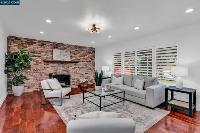 11373 Rampart Dr, Dublin CA: https://media.crmls.org/mediaz/19908ffc-459a-4e08-bd19-c57f5ffe8aec.jpg