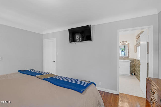 110 Glen Summer Road, Pasadena CA: https://media.crmls.org/mediaz/1990a2bd-0af1-4a1f-9cf0-beea70d81e4a.jpg