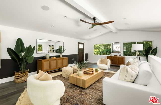 508 GLEN Trail, Topanga CA: https://media.crmls.org/mediaz/19913908-6165-49ea-a812-60afac8c9a17.jpg