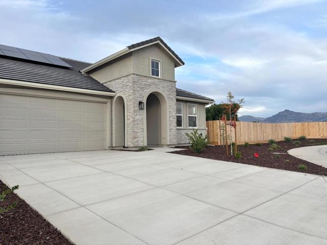 884 Carmelina Court, Hollister CA: https://media.crmls.org/mediaz/199256ae-bfbe-471e-8ec2-9a3780f5c2fd.jpg