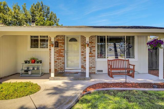 6175 Oneida Drive, San Jose CA: https://media.crmls.org/mediaz/1992df8d-28d7-4937-a350-625bc805f113.jpg