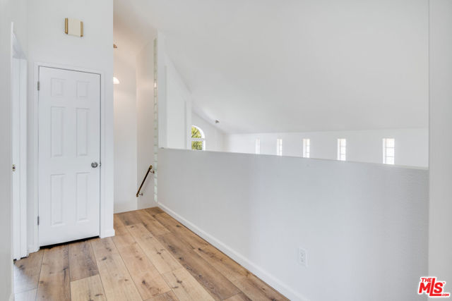 4931 Stern Avenue, Sherman Oaks CA: https://media.crmls.org/mediaz/19931b74-84e8-49ea-ac14-2959af4e1c24.jpg